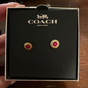 COACH EARRINGS / Makes great gift 🎁